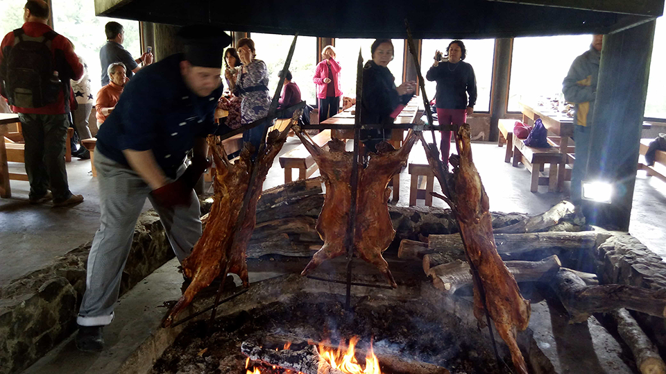 Churrasco de Cordeiiro Parque Aiken del Sur Patagonia